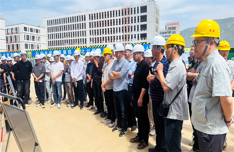 2025年4月17日，由莆田市涵江区住房和城乡建设局主办、太阳成集团tyc151cc三建承办的钢筋安装工程质量防控现场交流会在联东U谷·涵江海峡智造产业谷一期成功召开。